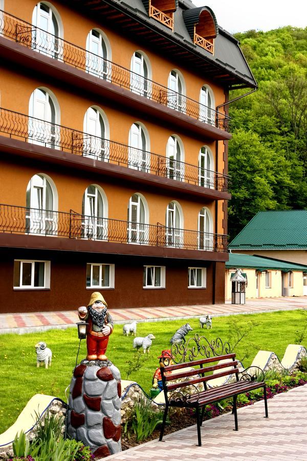Hotel Perlyna Podillyа Sataniv Exterior foto