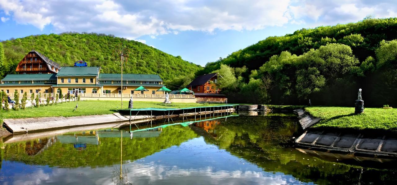 Hotel Perlyna Podillyа Sataniv Exterior foto